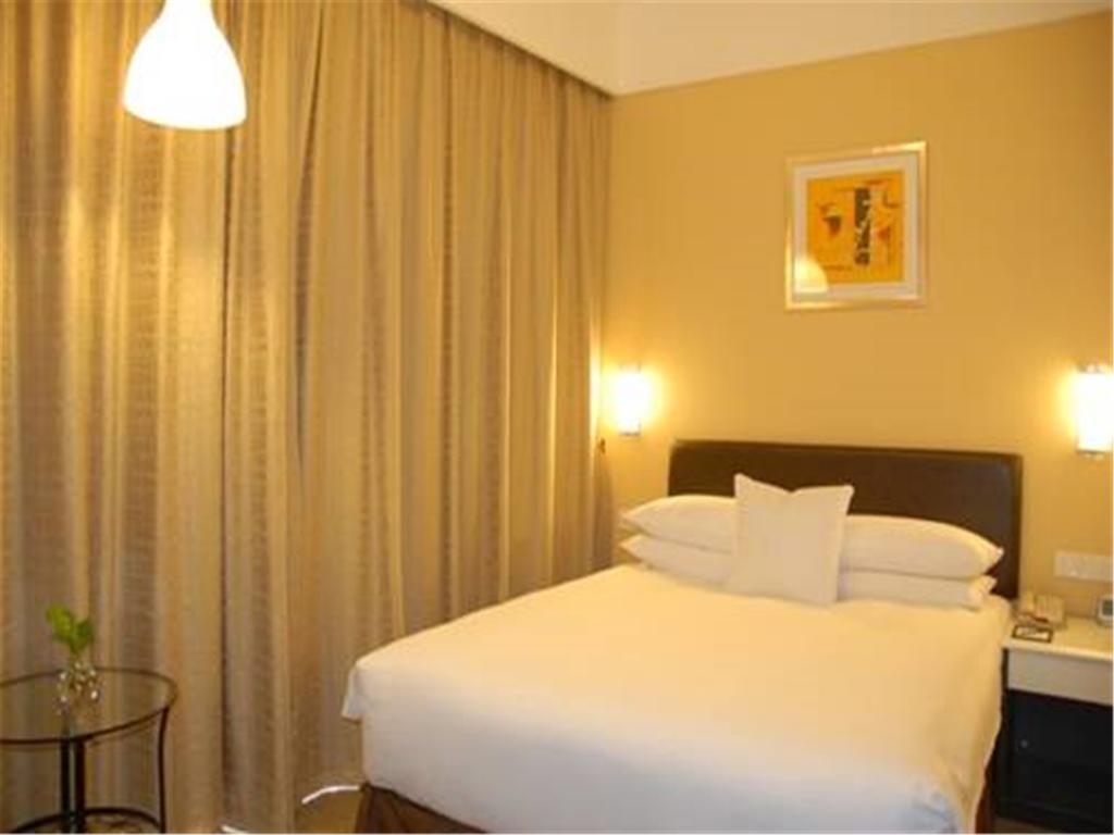 Gloria Plaza Hotel Kangqiao Shanghaj Zewnętrze zdjęcie